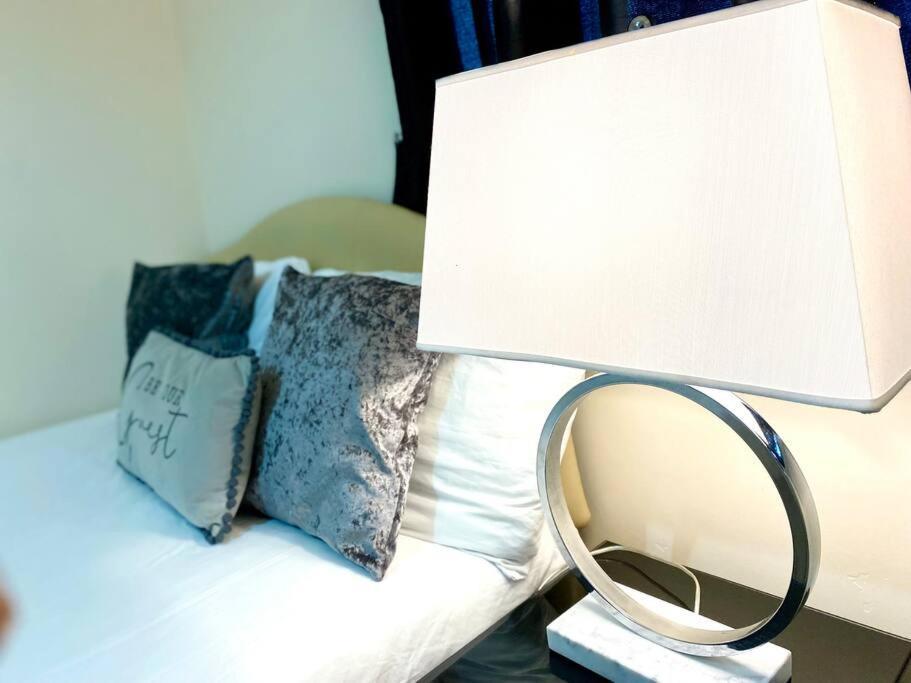 Amazing 2-Bed City Centre Apt With Parking Coventry Exterior foto