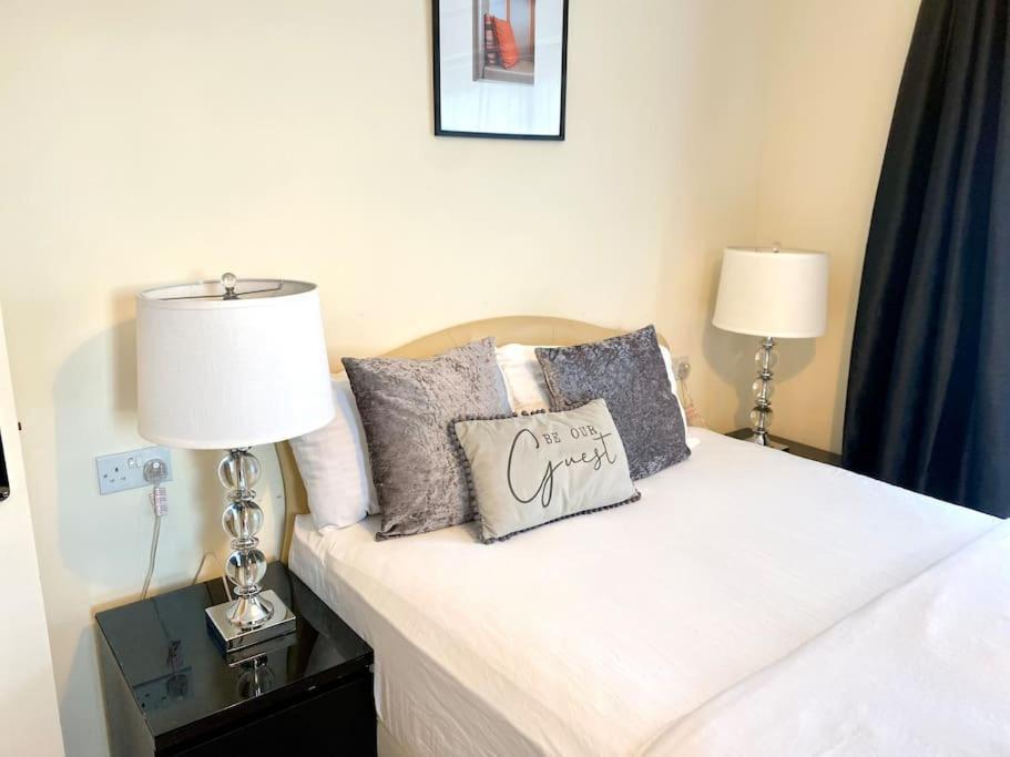 Amazing 2-Bed City Centre Apt With Parking Coventry Exterior foto